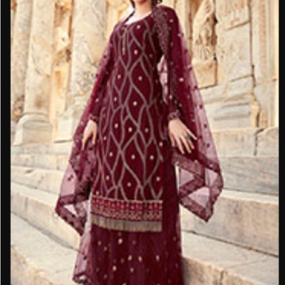 Stunning Red Maxi Dress for Elegant Occasions